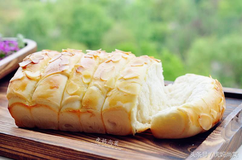 不用水，发的好，出膜快，奶香浓郁，公认的经典款面包