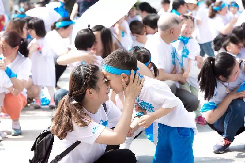 刚刚,中国7万对父子创造了一个世界纪录