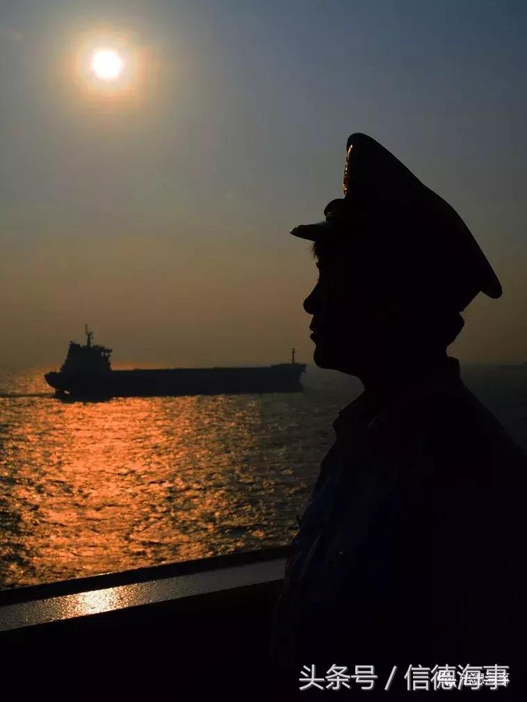 中国第一位上空间站女航天员,女引航员的真实生活照片