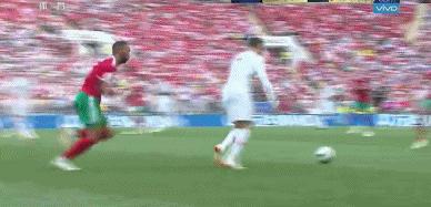 脏!尤文铁卫化身战争狂人踩C罗推佩佩还错失绝杀该他背锅