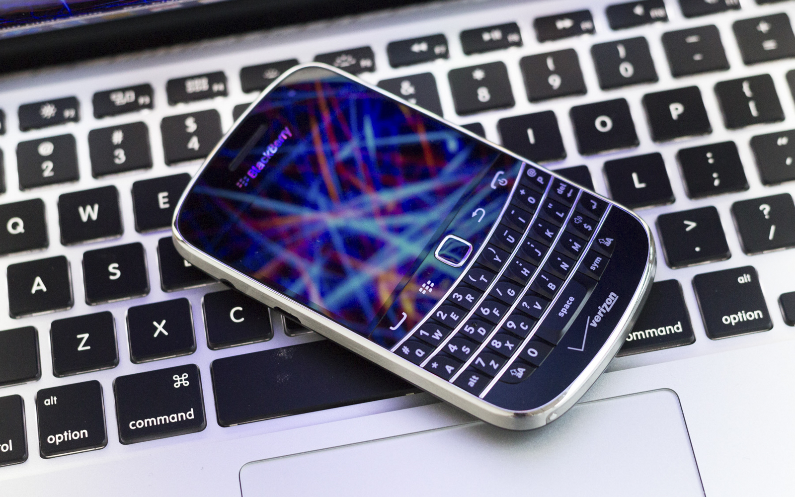 黑莓手机key2在2020年值得买吗,黑莓passportq30和key2