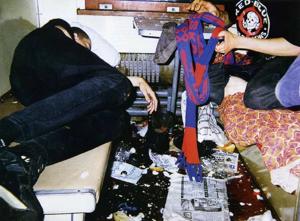 俄罗斯暴打英国足球流氓,俄罗斯足球怎么这么强