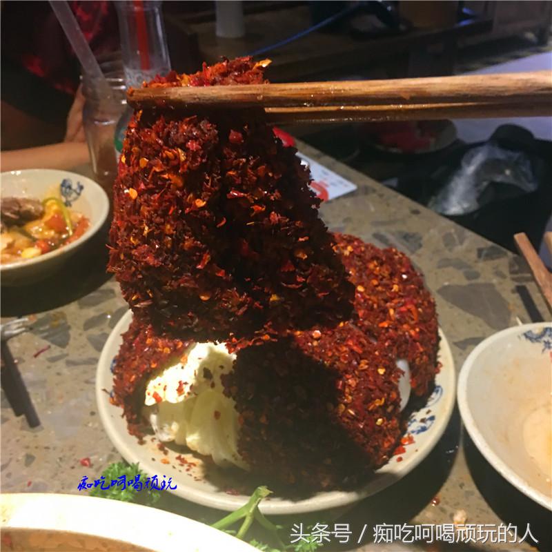 足球夜场景,足球之夜水吧