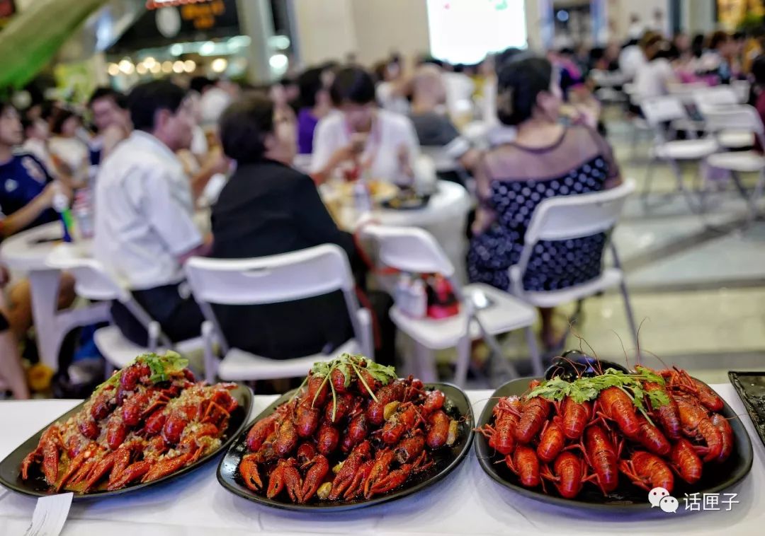 在高颜值地标撸串小龙虾看世界杯：闵行的购物中心多到能写对联！