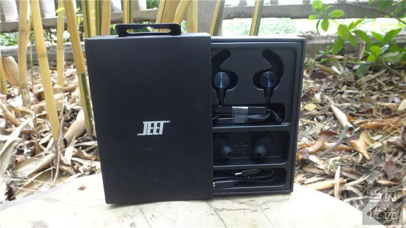 jeetw1蓝牙耳机咋连苹果手机,jeetw1蓝牙耳机连接方法