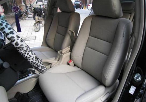 怎样看车的座椅是仿皮还是真皮,买车怎样鉴别是样品车