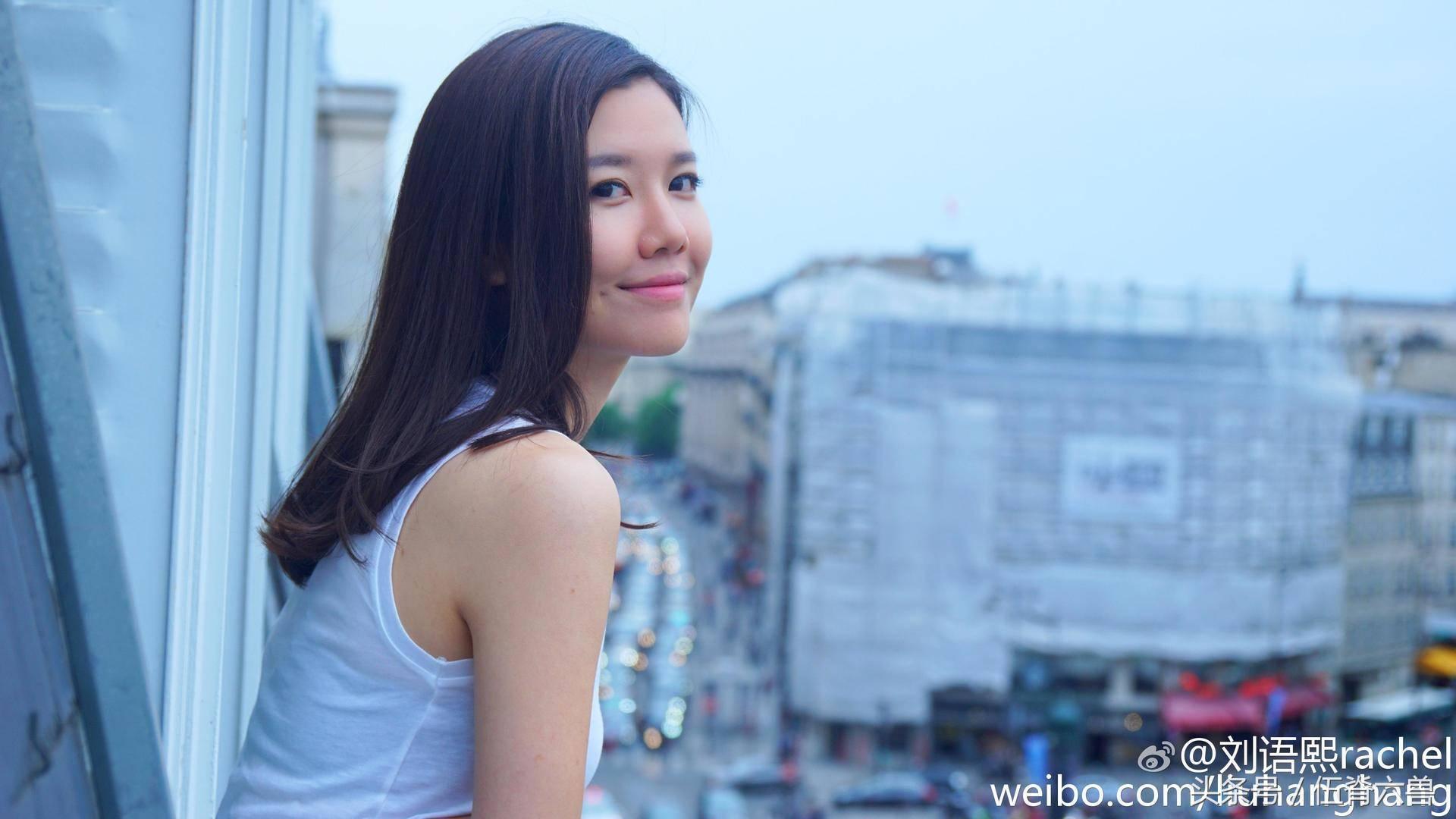 央视足球美女评论员,最早央视足球解说女的叫啥