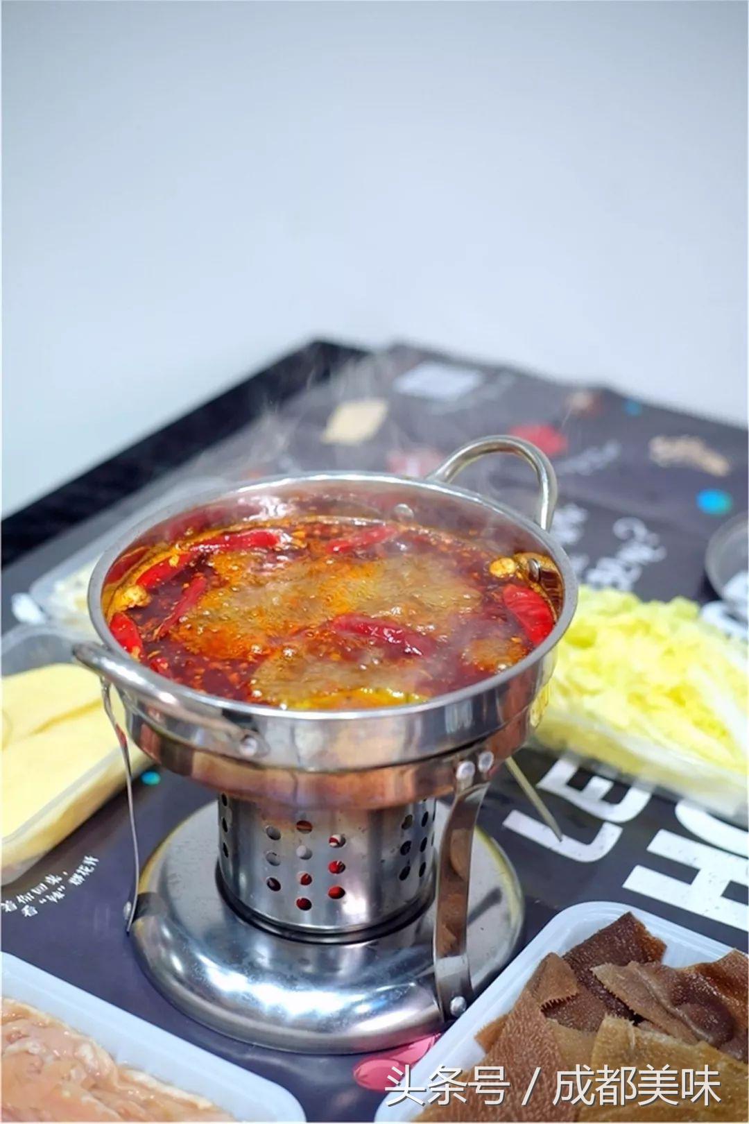 约四川姑娘的时候，你真的很需要一份重口味er的牛油火锅