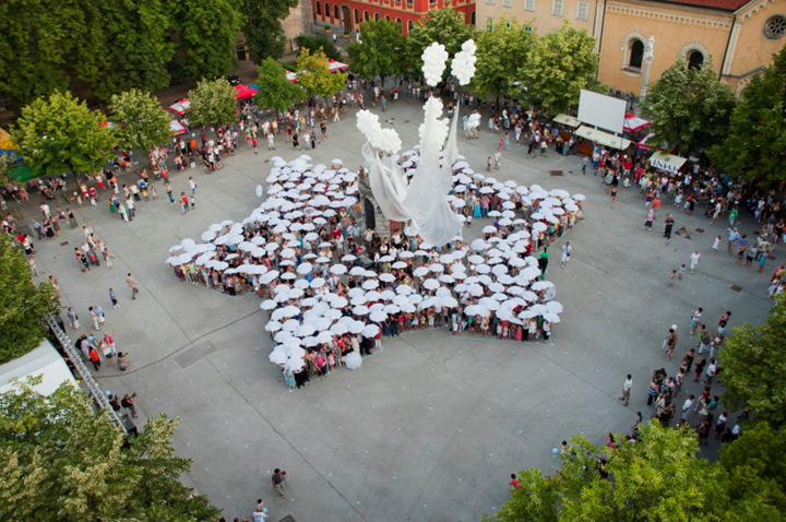 当梅西遇到克罗地亚红白相间的“国际象棋棋盘”