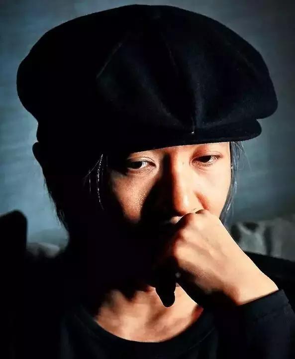 周星驰61岁就算60岁吗,58岁的周星驰至今仍孤身一人