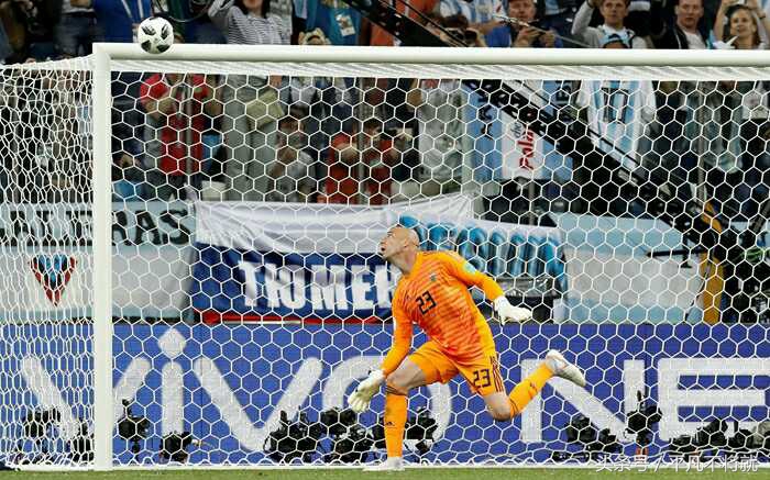 豪尔赫桑保利梅西,梅西炮轰桑保利视频