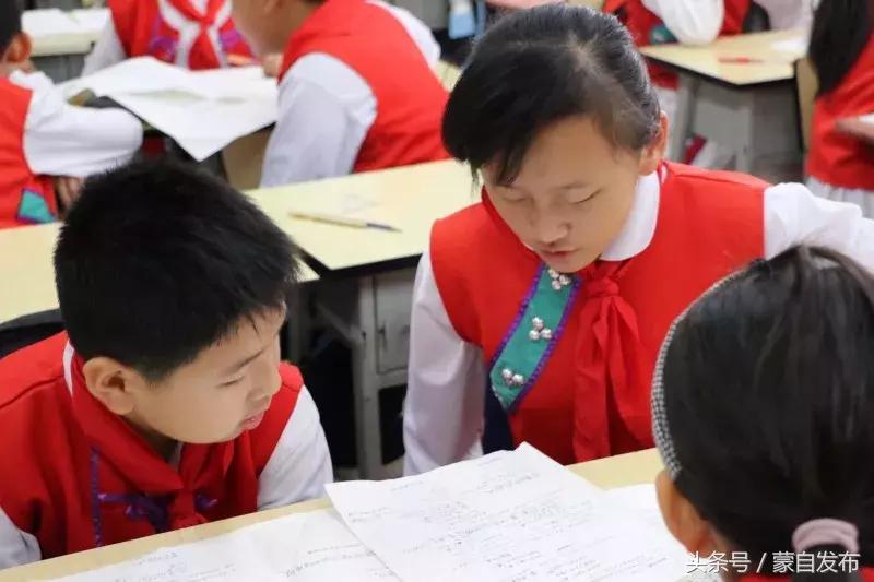 这两个女孩……万万没想到啊！