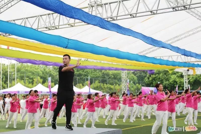 最震撼千人广场舞,中国十大魔性广场舞