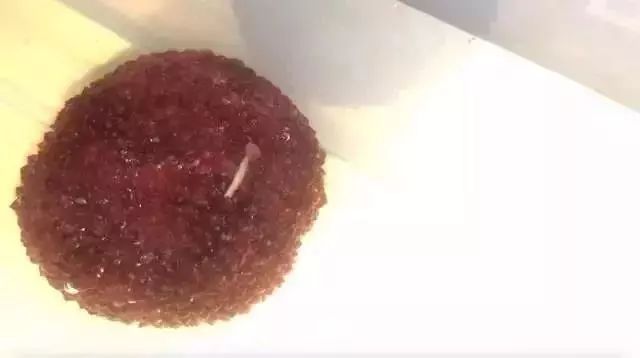 杨梅洗出虫子的视频,杨梅泡出大白虫子