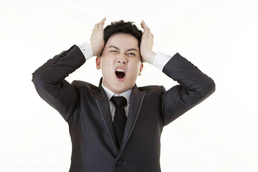 小伙浑身瘙痒不止,小伙皮肤瘙痒