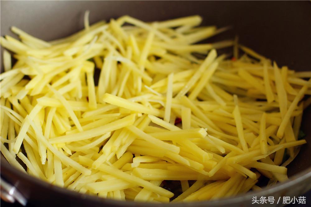 土豆丝大厨教学怎么蒸好吃,大厨教你如何切土豆丝
