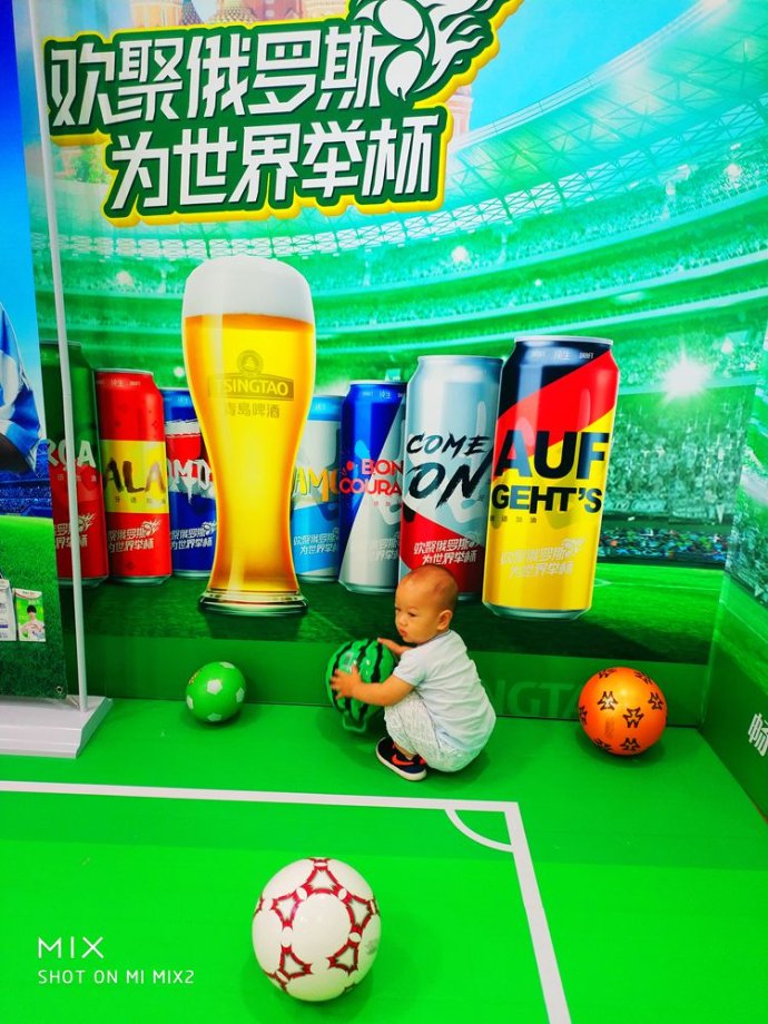 中国女足看足球赛,中国足球看女足