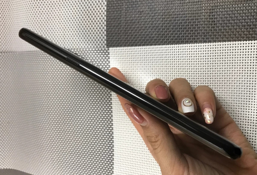 二手三星s8+还值得买吗,女友10000元买电脑