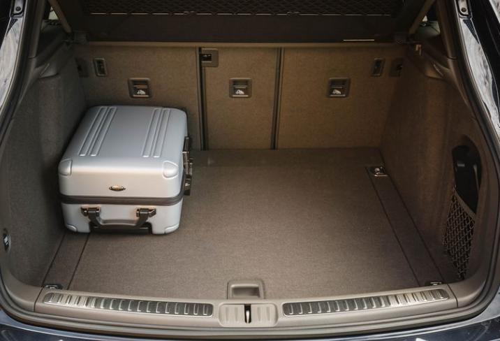 macan保时捷实用好物,保时捷卡宴和macan区别在哪里