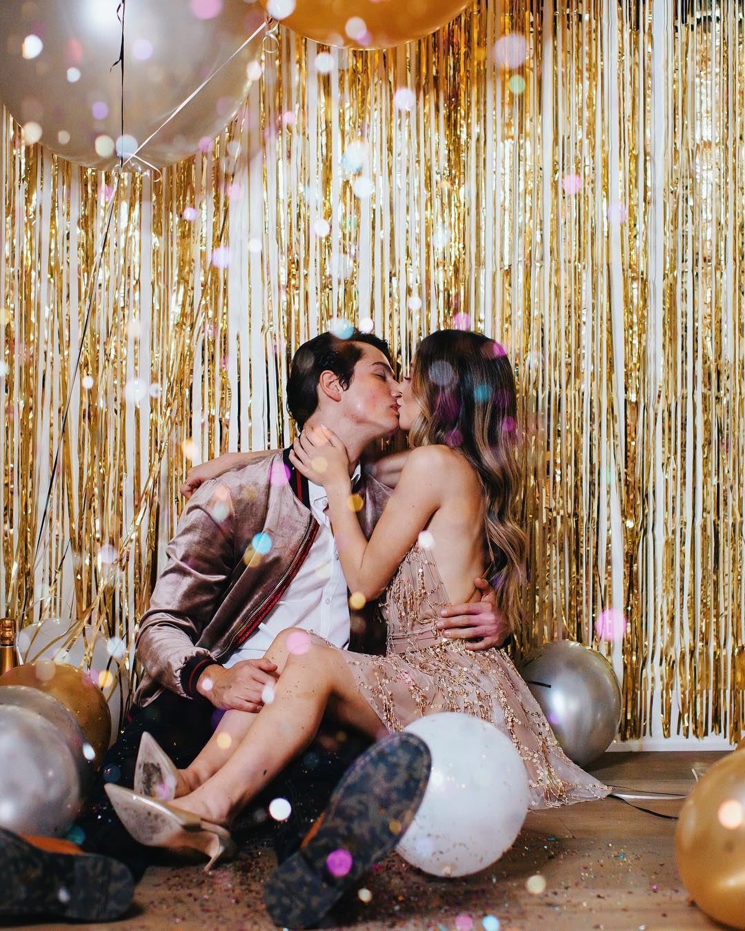 海边情侣拍照姿势大全一个人,武功山拍照姿势大全情侣夏天