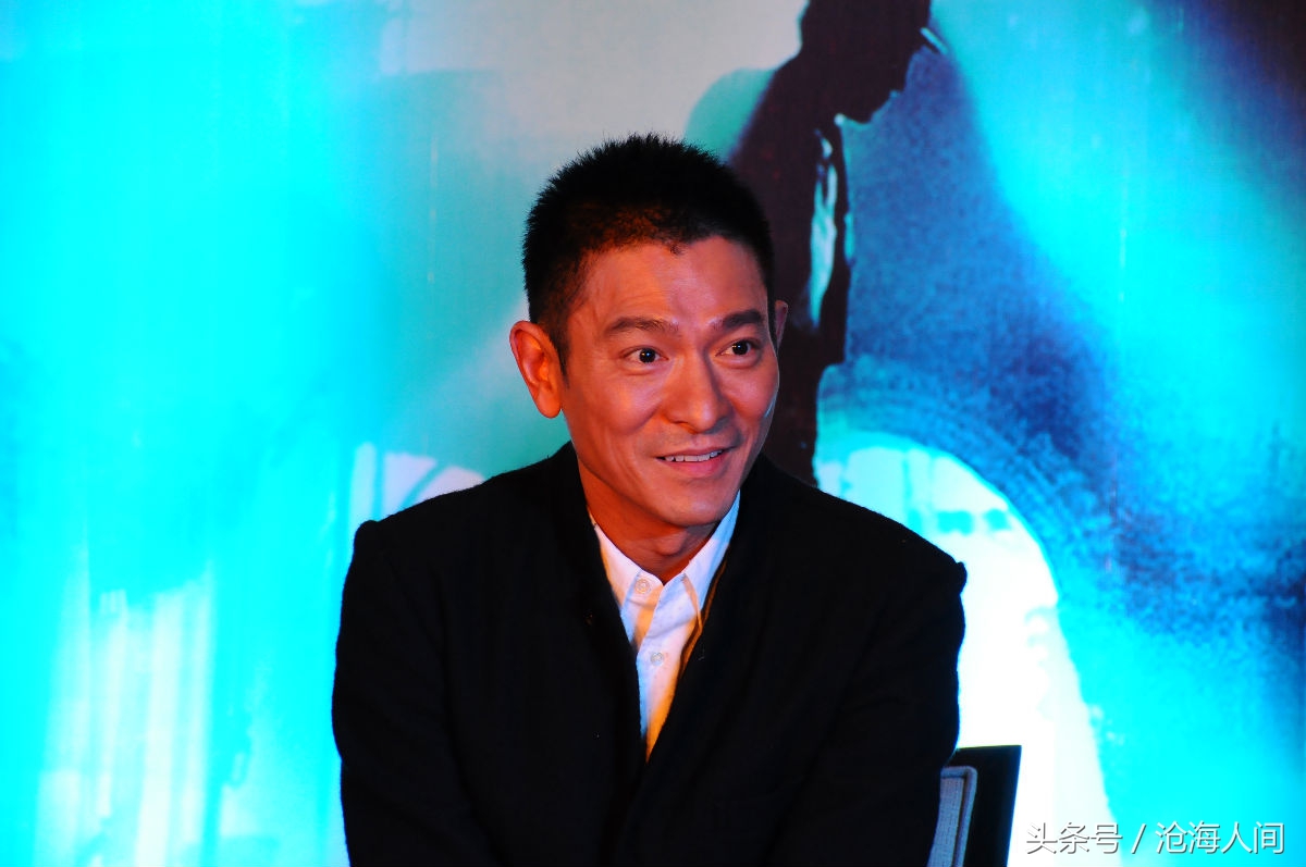 听华仔的歌瞬间泪目,听华仔唱歌完整版