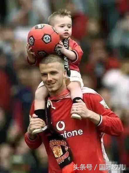 贝克汉姆儿子布鞋,贝克汉姆小儿子发型