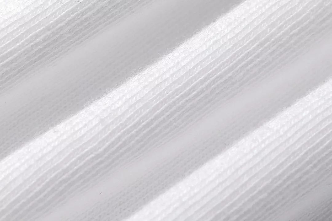 什么颜色的t恤不挑皮肤比较百搭,适合夏天的纯色各种颜色的t恤