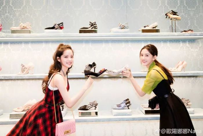 矮马尾扎发教程简单好看,你没见过的马尾扎法