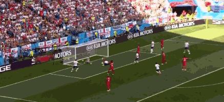 队长袖标戴在右臂的含义,队长袖标戴手臂上