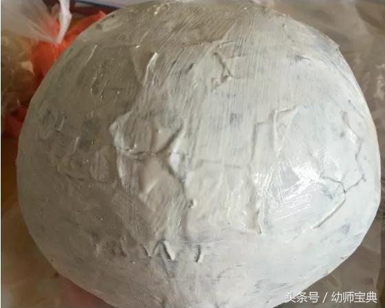 简单的可以踢的手工足球怎么制作,手工制作世界杯足球