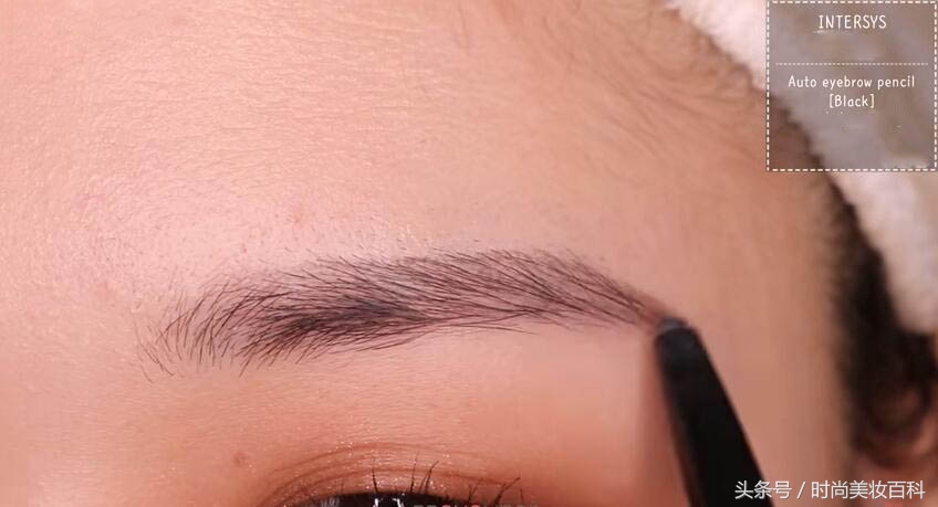 时尚美妆魅力十足的日常妆容教程,时尚美妆哑光唇妆技巧教学