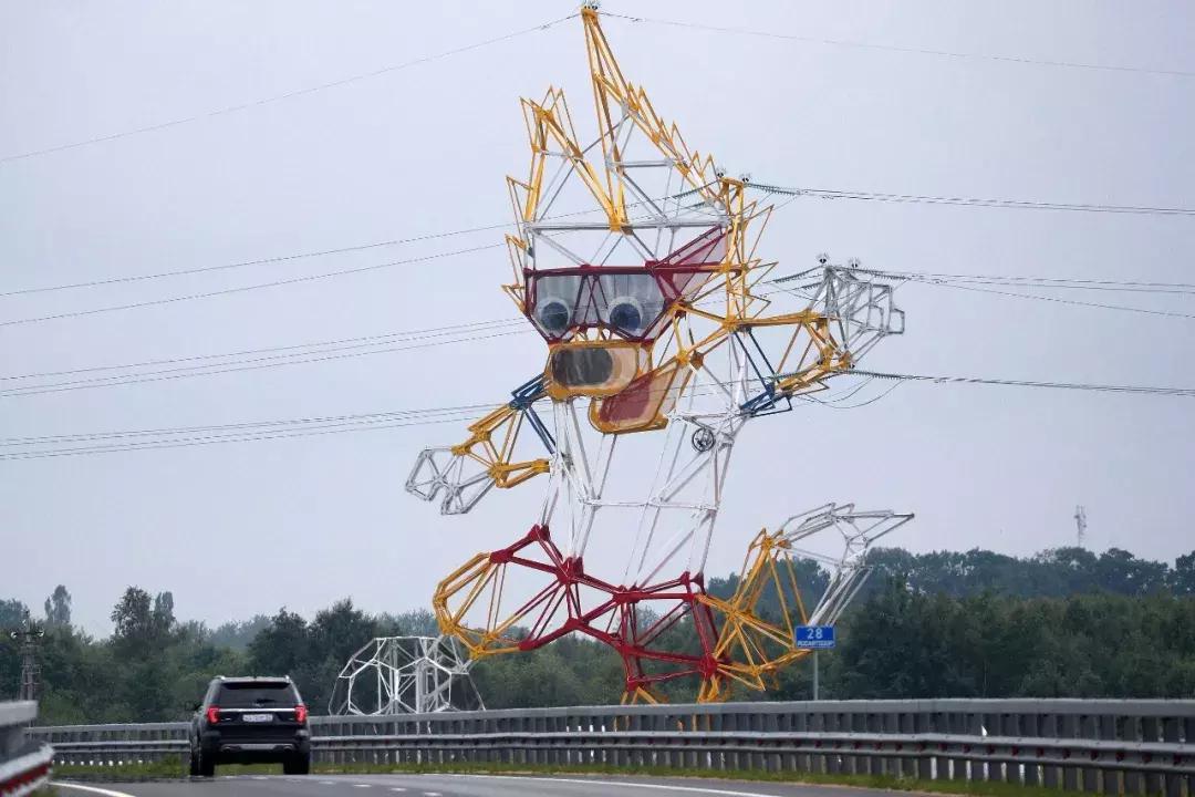 玩转世界杯，俄罗斯人居然连电力铁塔都不放过~