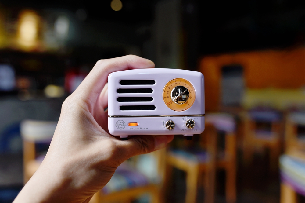 猫王收音机联名QQ炫舞推出猫王OTR爱丽丝紫，再续情怀与经典