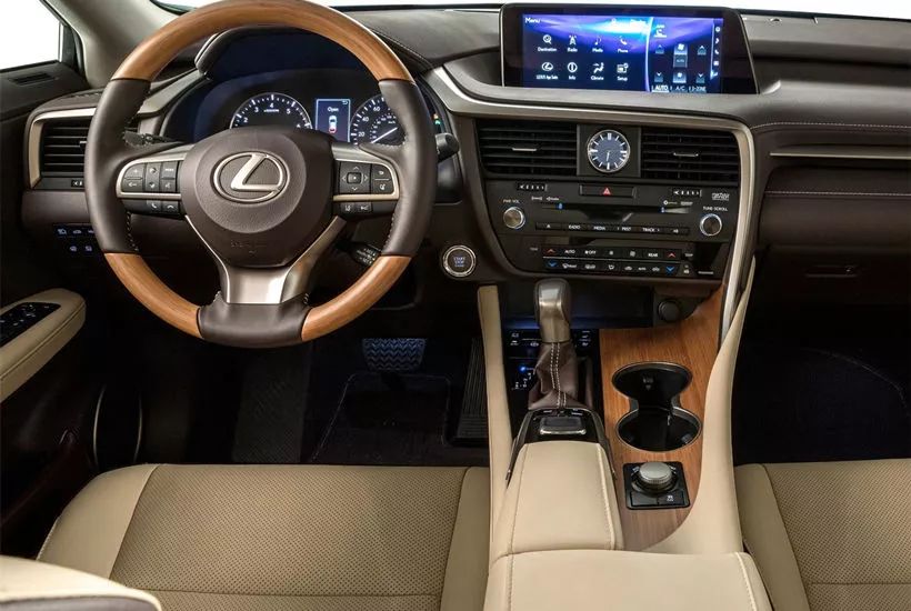 奥迪q8尊享动感和宝马x5进口顶配,2021款奥迪q8和宝马x5