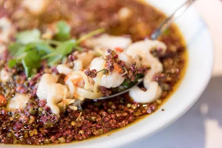 嗜辣星人的终极灵药！魔都这12家火辣餐厅，来吃饭的人都被弄哭了