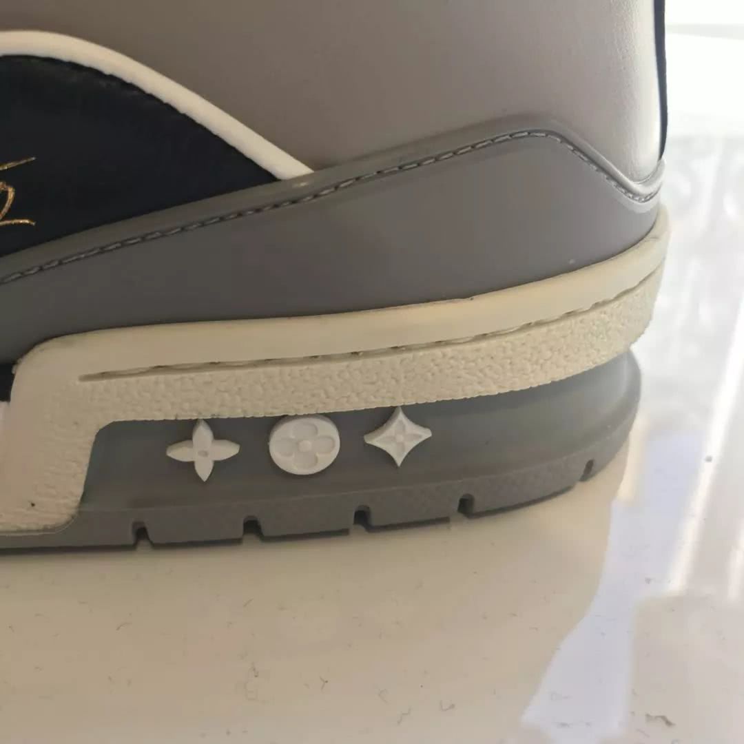 virgil穿黑蝉翼,virgil第一款lv