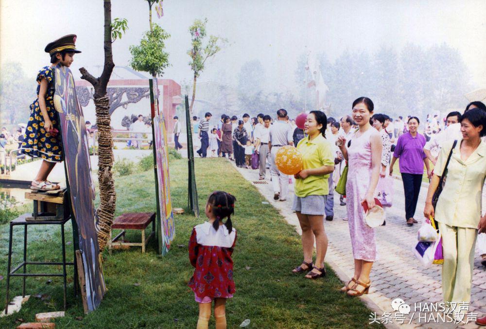 武汉银矿｜看看生你之前的爸妈，过得多潇洒？