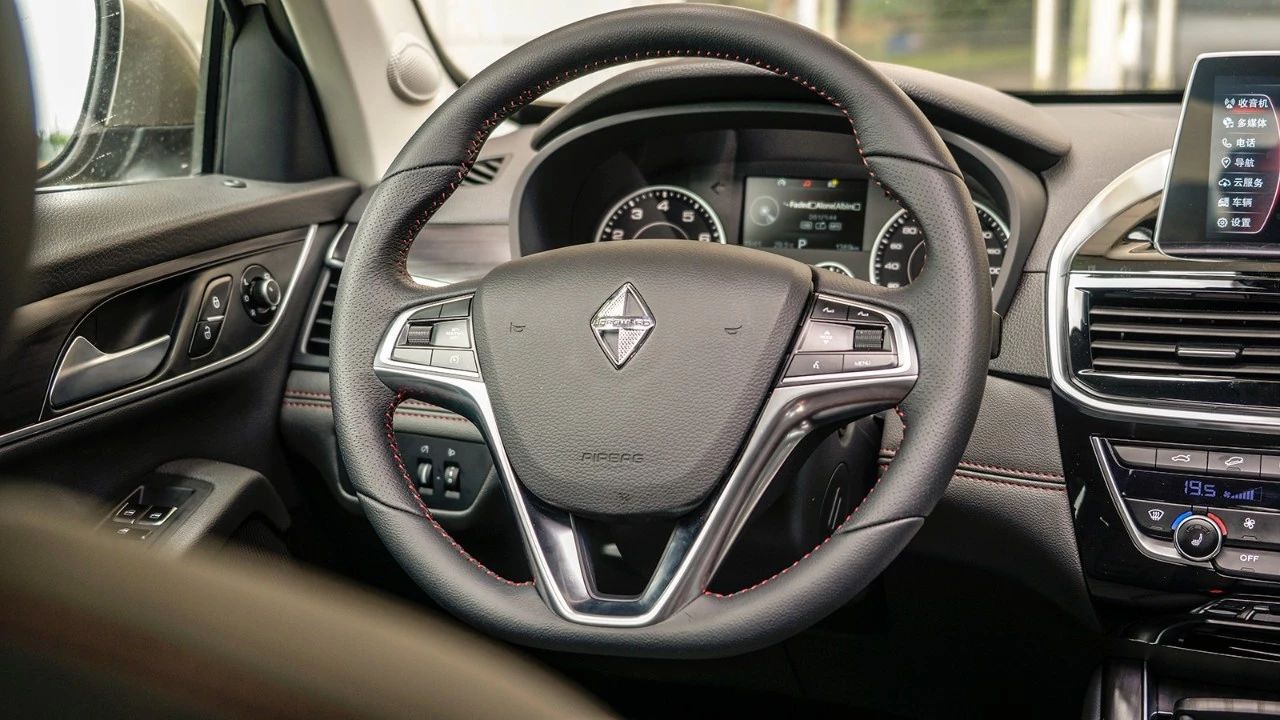 “德味”屁股加持！试驾全新宝沃BX6