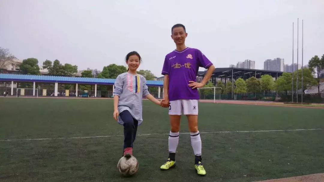 中国和c罗踢足球,中国足球与c罗之间的比赛