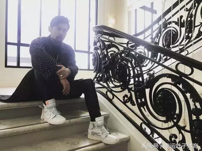 周董和蔡依林同唱,周杰伦和林俊杰谁的水平高