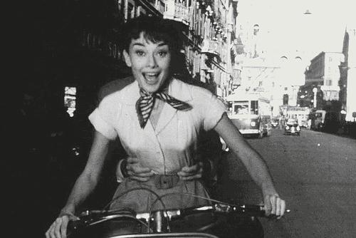 一条丝巾美翻你的整个春天,只需一条丝巾就有女神范儿