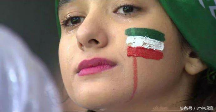 世界杯赛场那些高颜值女球迷瞬间,世界杯看台美女卡塔尔