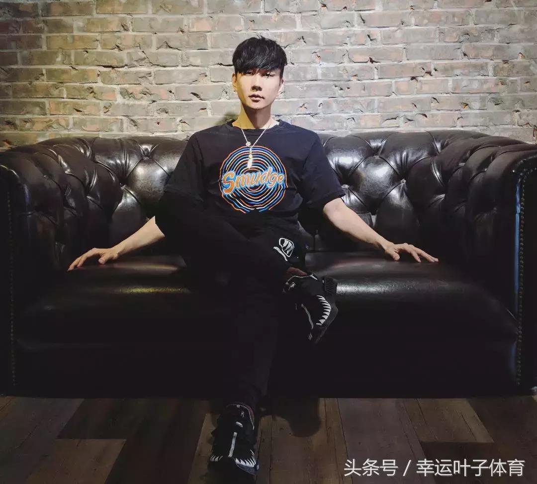 周董和蔡依林同唱,周杰伦和林俊杰谁的水平高