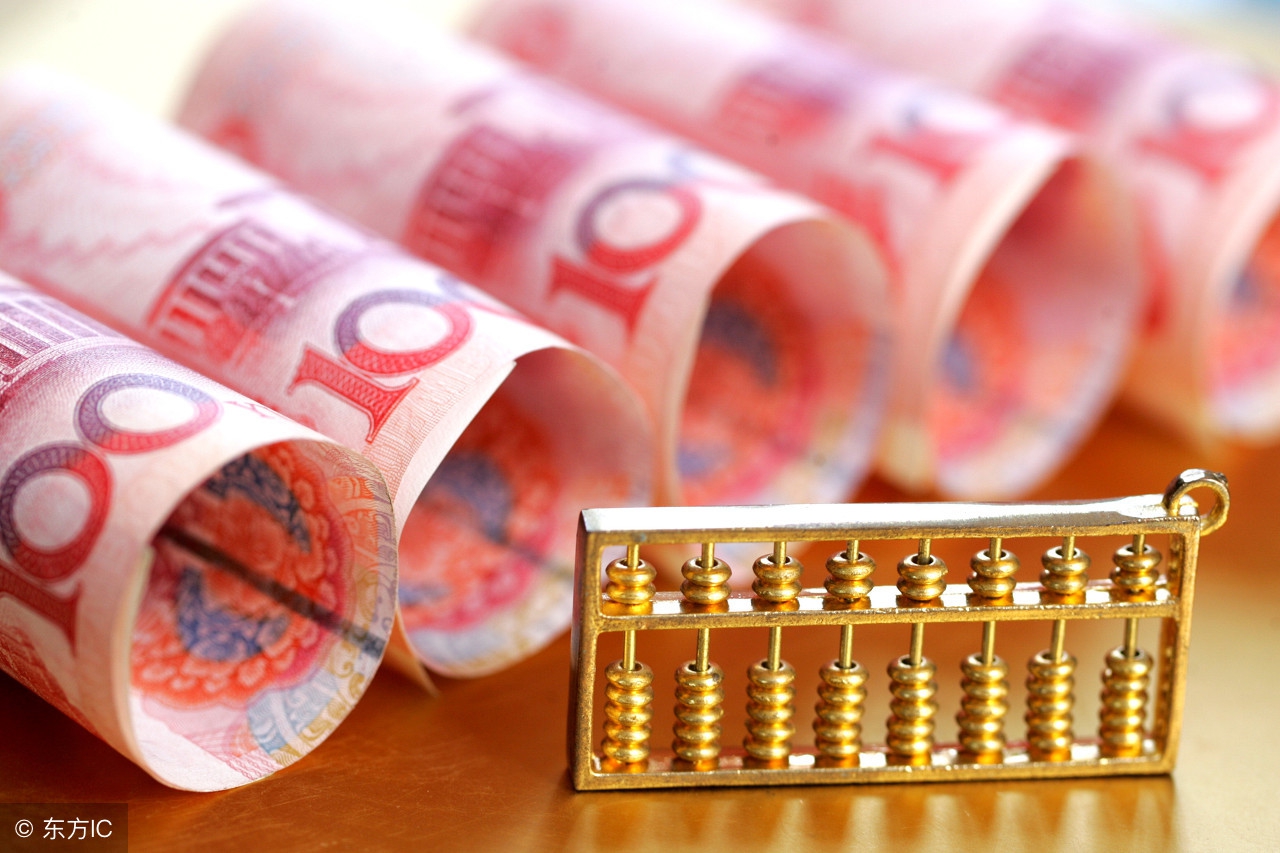 美国科技不出口给中国，引发美股暴跌收场，人民币被美元薅羊毛