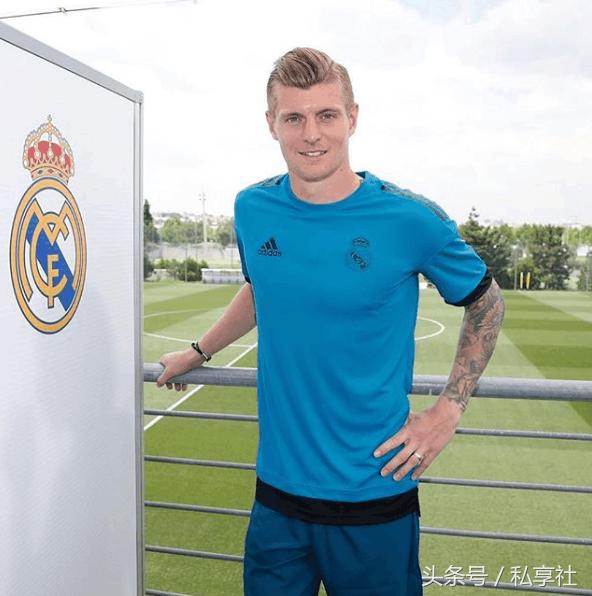 足球界那些帅到爆的发型,足球球星发型中长发