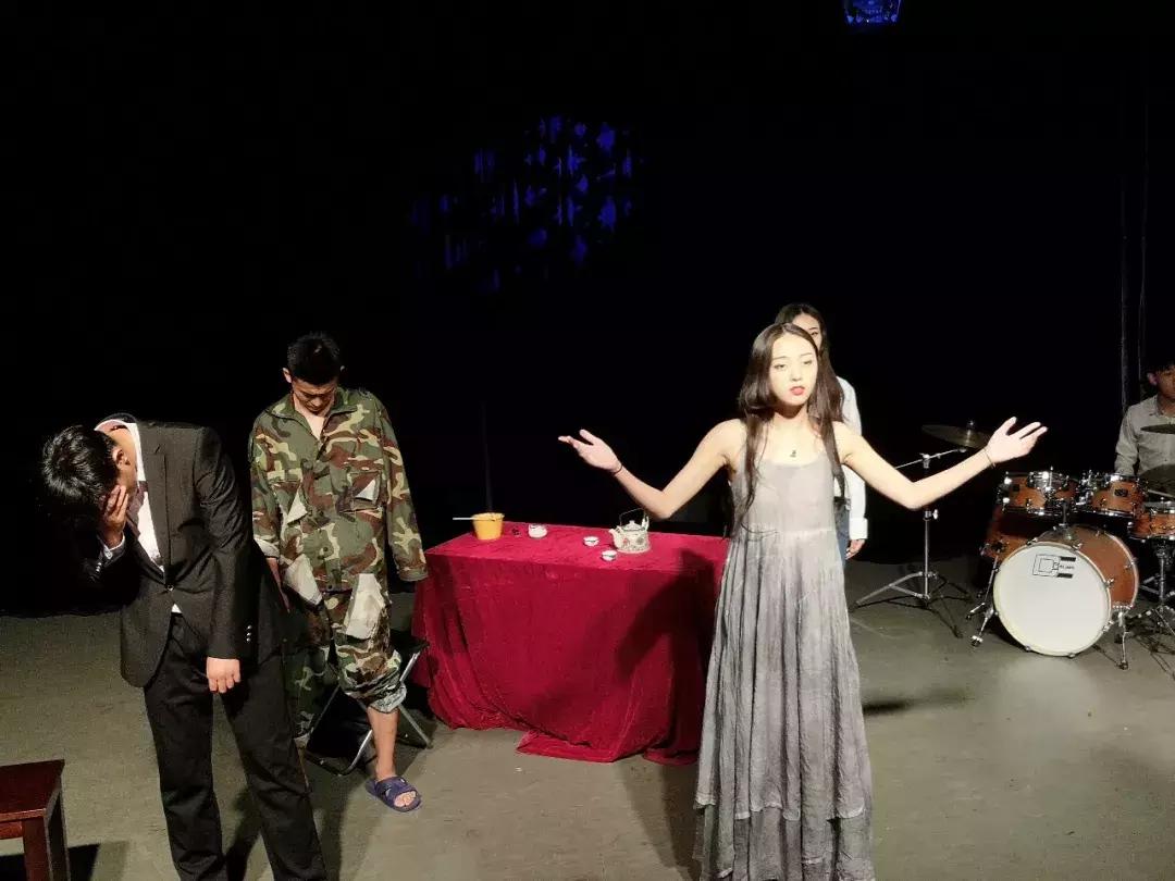 上个周末的群艺馆可以说是情义与情怀双结合，原因何在？快看正文！