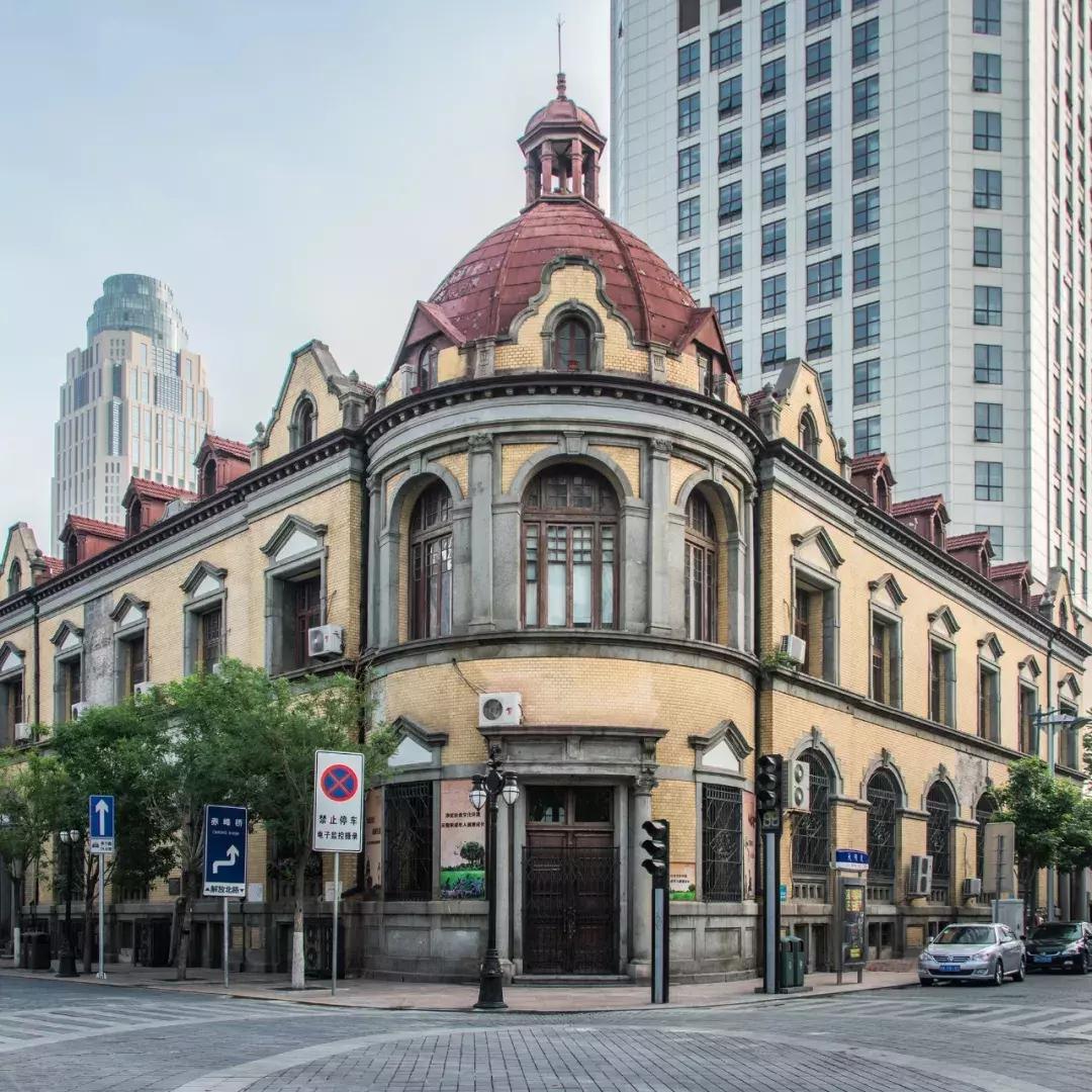 天津人八成有这样的朋友：浑身匪气说话冲肺管子，顾家又无微不至