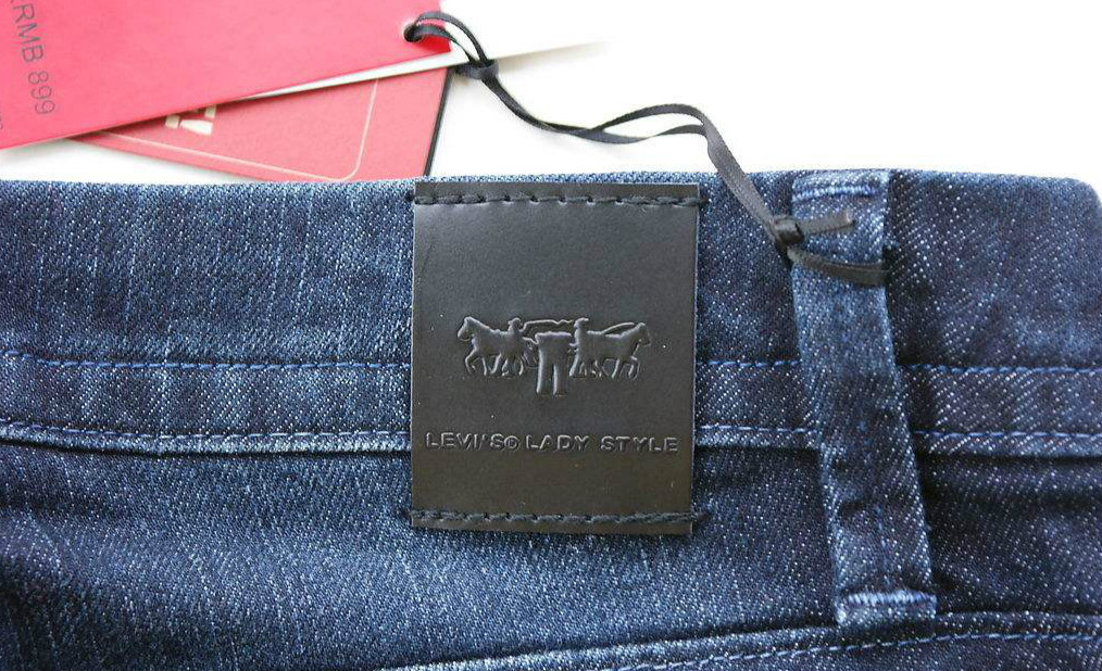 牛仔裤后腰皮标是干什么用的？看完才知道原来作用还有这么多