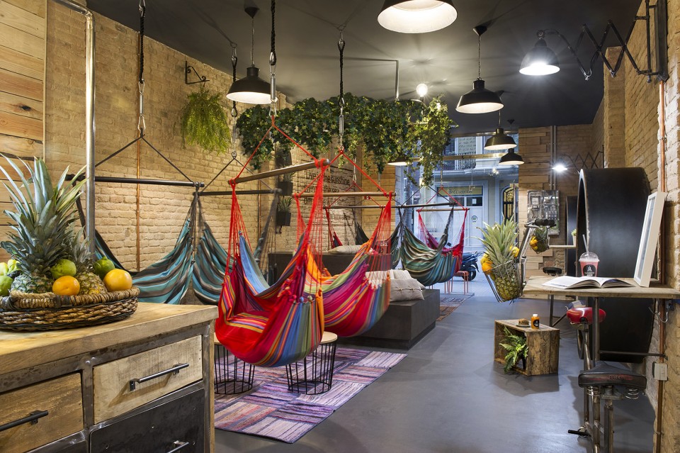 果汁吊床站，一家有意思的果汁店——来自巴塞罗那