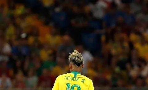 足球比赛巴西对西班牙,经典世界杯巴西足球比赛视频